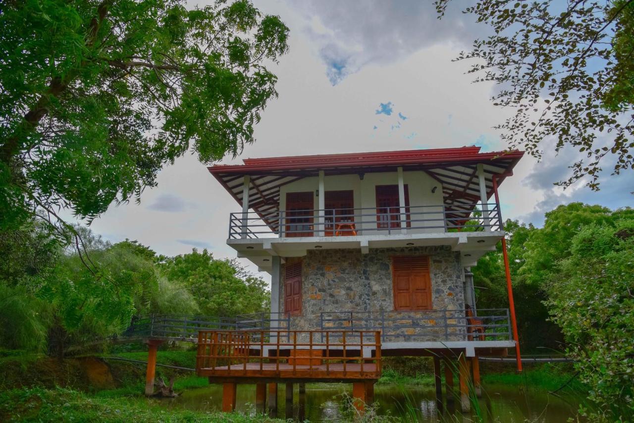 Lake Villa Resort Tissamaharama Ngoại thất bức ảnh