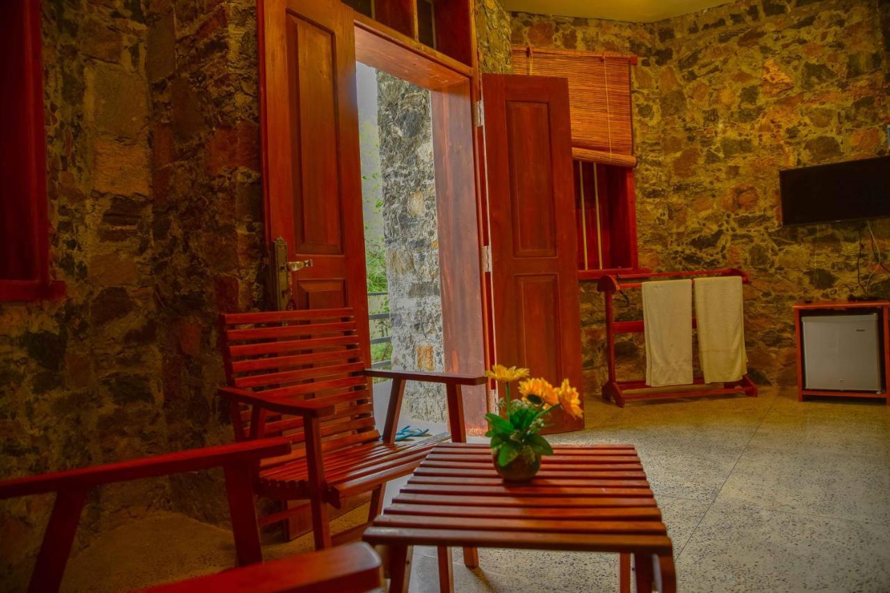 Lake Villa Resort Tissamaharama Ngoại thất bức ảnh