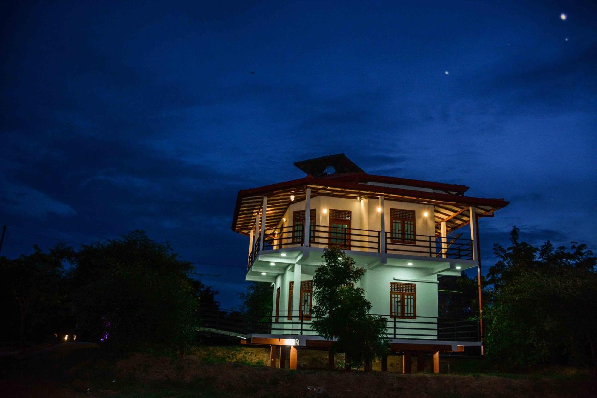Lake Villa Resort Tissamaharama Ngoại thất bức ảnh