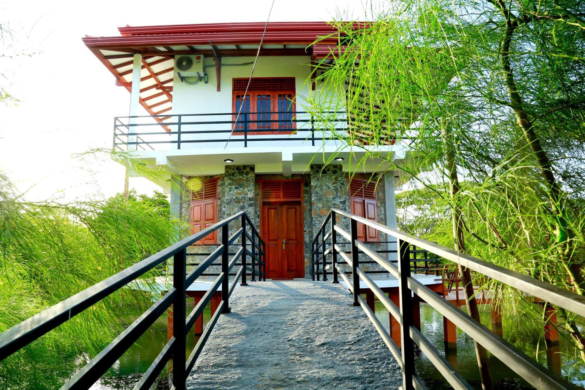 Lake Villa Resort Tissamaharama Ngoại thất bức ảnh